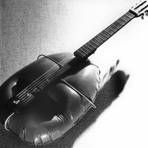 Guitare gonflable